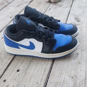 Nike Air Jordan Black and Blue Low-Top Sneakers Sz 6.5 Youth